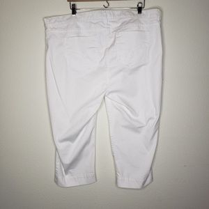 NYDJ Pants - NYDJ Not Your Daughter's Jeans White Capris NYDJ Pants - NYDJ Not Your Daughter's Jeans White Capris